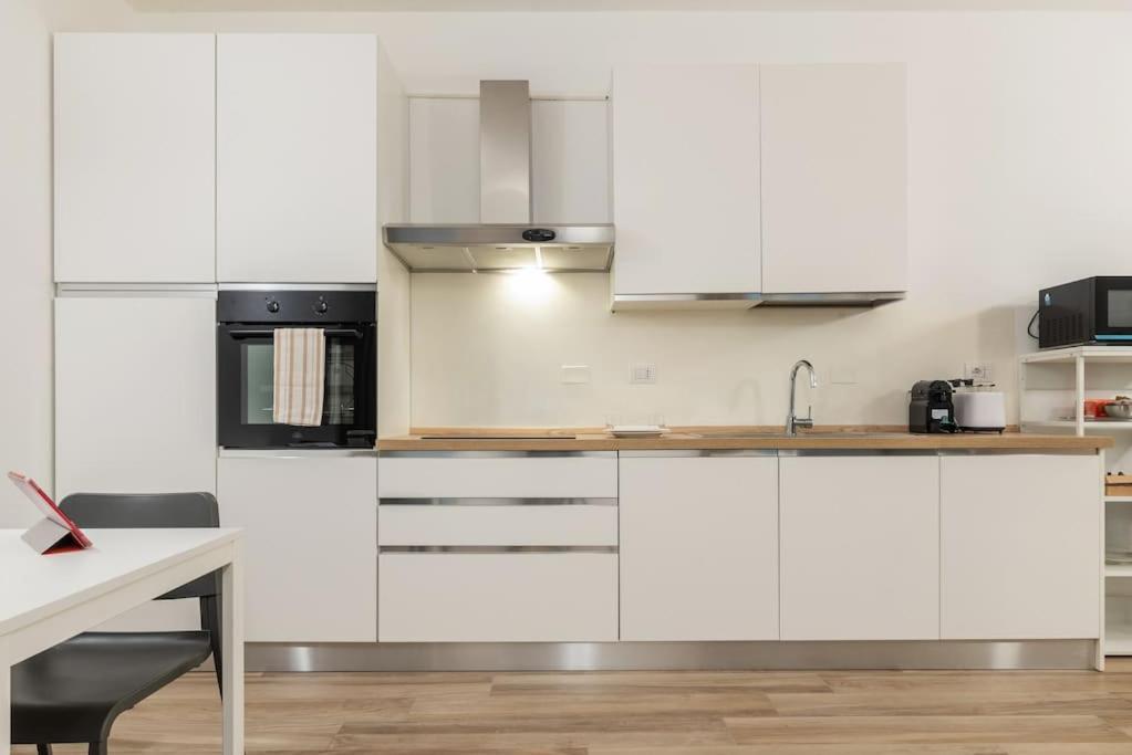 Mora Flexyrent A.C. - Colonne Apartment Milan Exterior photo